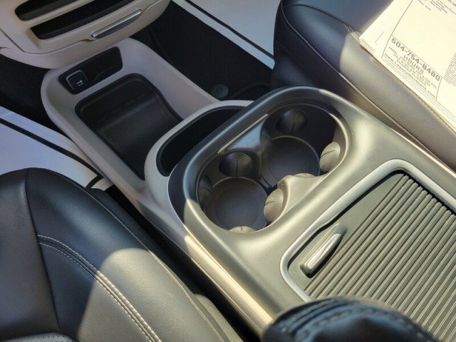 Used 2023 Chrysler Pacifica Touring-L image 18