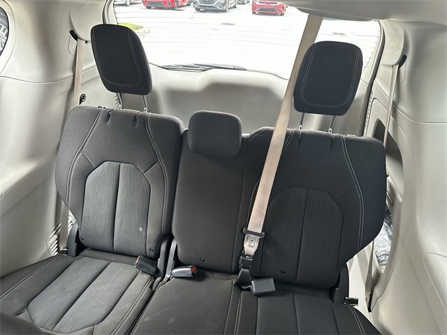 Used 2021 Chrysler Voyager L image 27