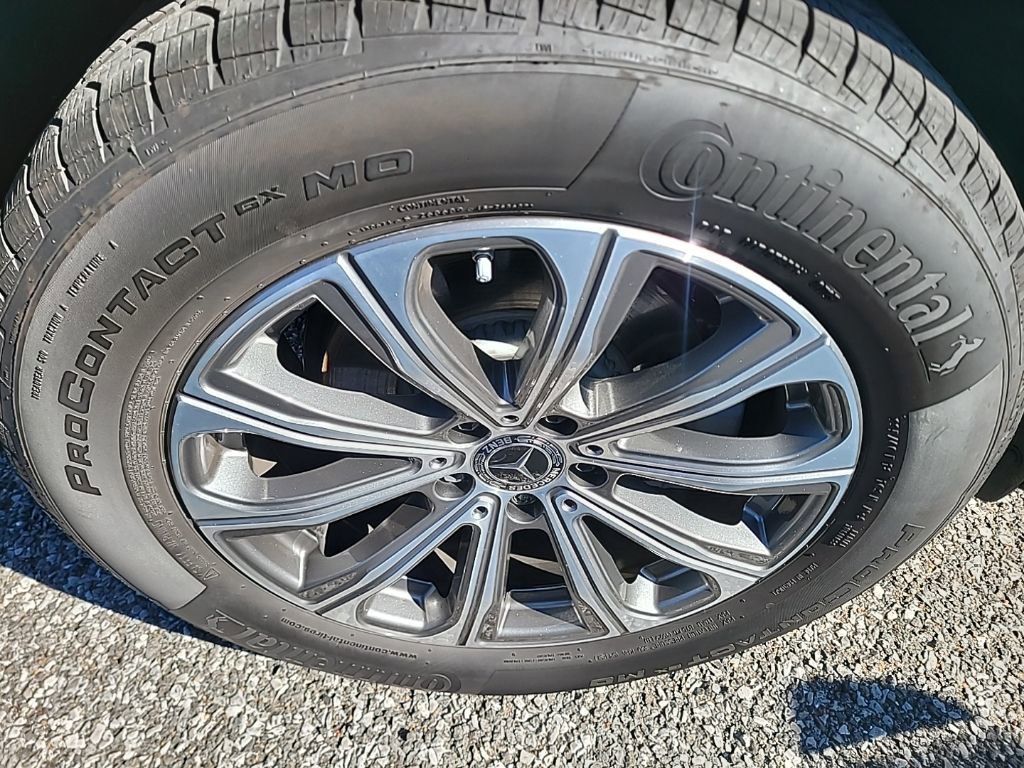 Used 2025 Mercedes-Benz GLC 300 4MATIC image 12