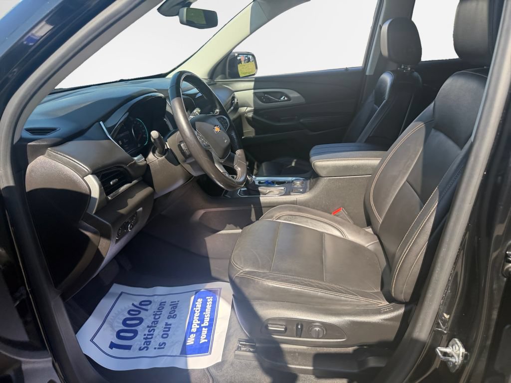 Used 2021 Chevrolet Traverse LT w/ LT Premium Package AWD/4WD image 12