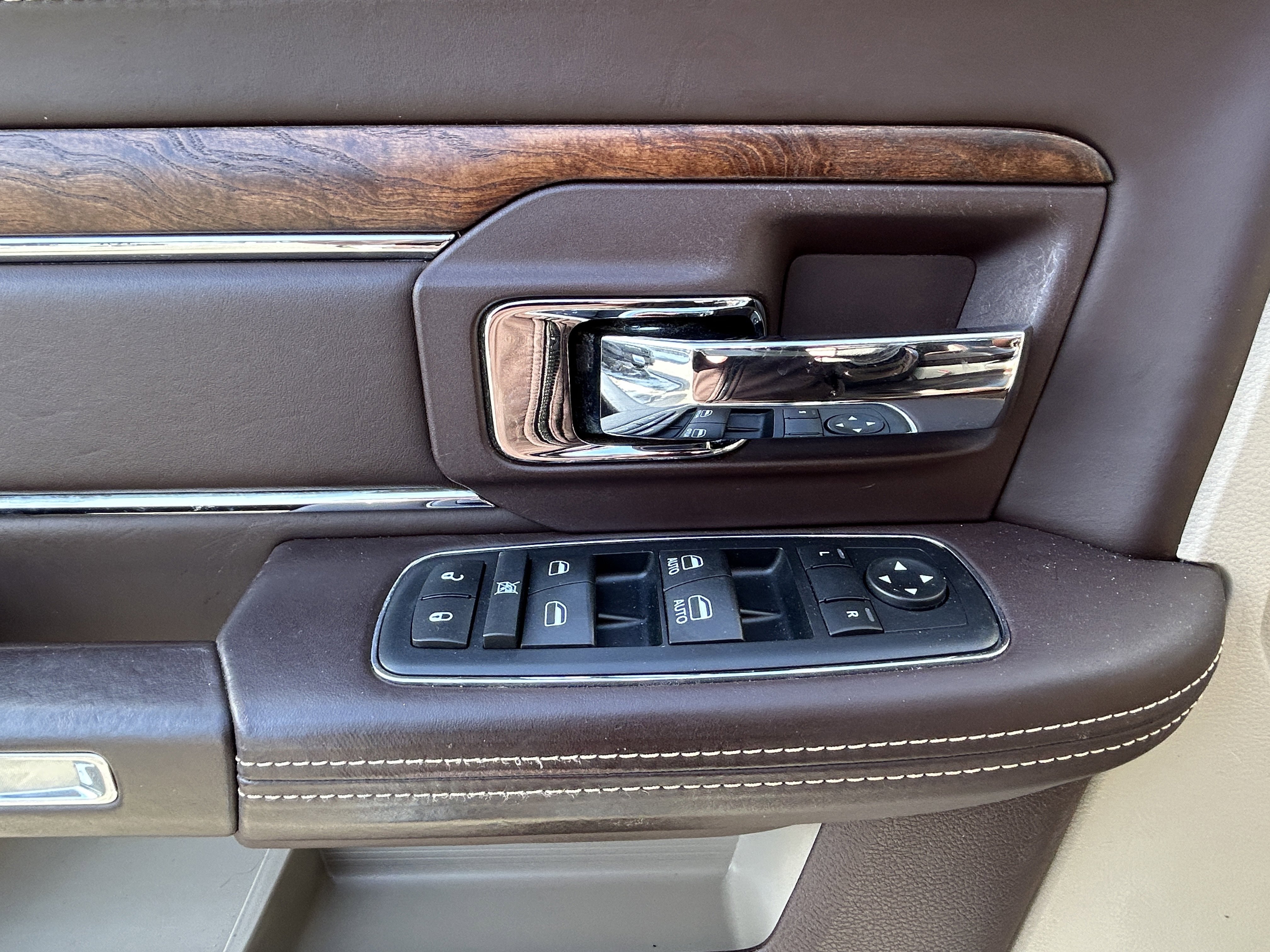 Used 2016 RAM 1500 Laramie Longhorn w/ Convenience Group image 17