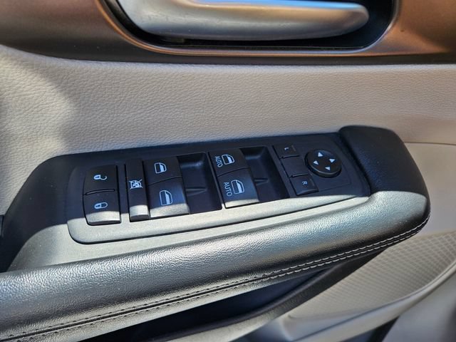 Used 2021 Chrysler Voyager Lxi FWD image 30