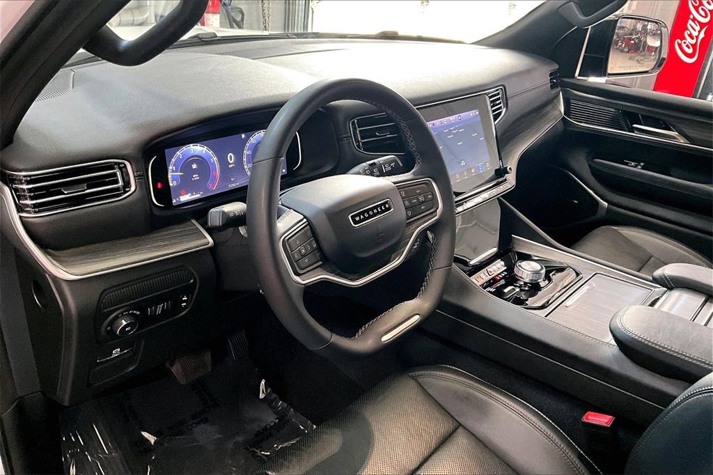 Used 2024 Jeep Wagoneer L Series II w/ Flexible Seating Group image 14