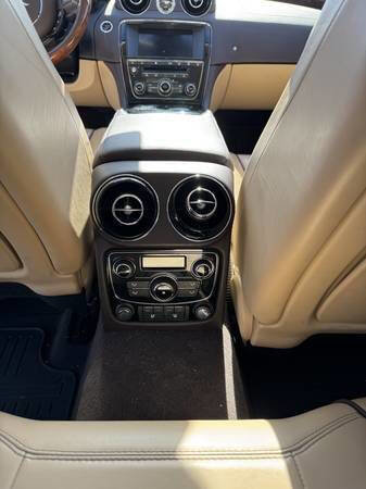 Used 2017 Jaguar XJ R-Sport image 16