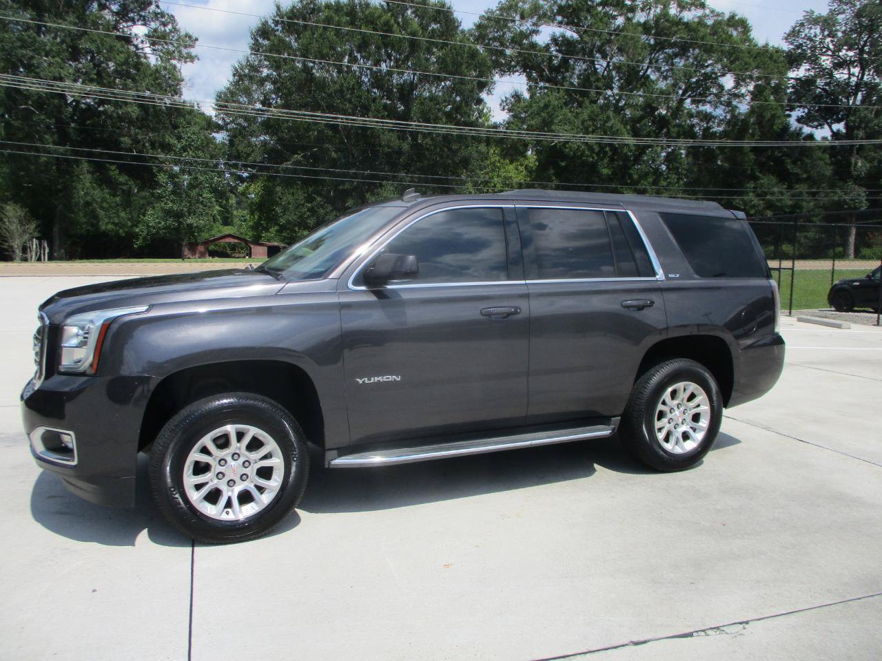 Used 2015 GMC Yukon SLT w/ HD Trailering Package RWD image 1