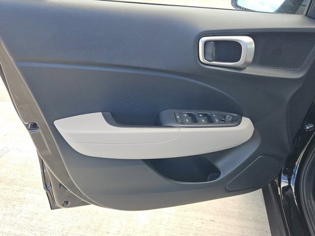 New 2025 Hyundai Venue SEL FWD image 15