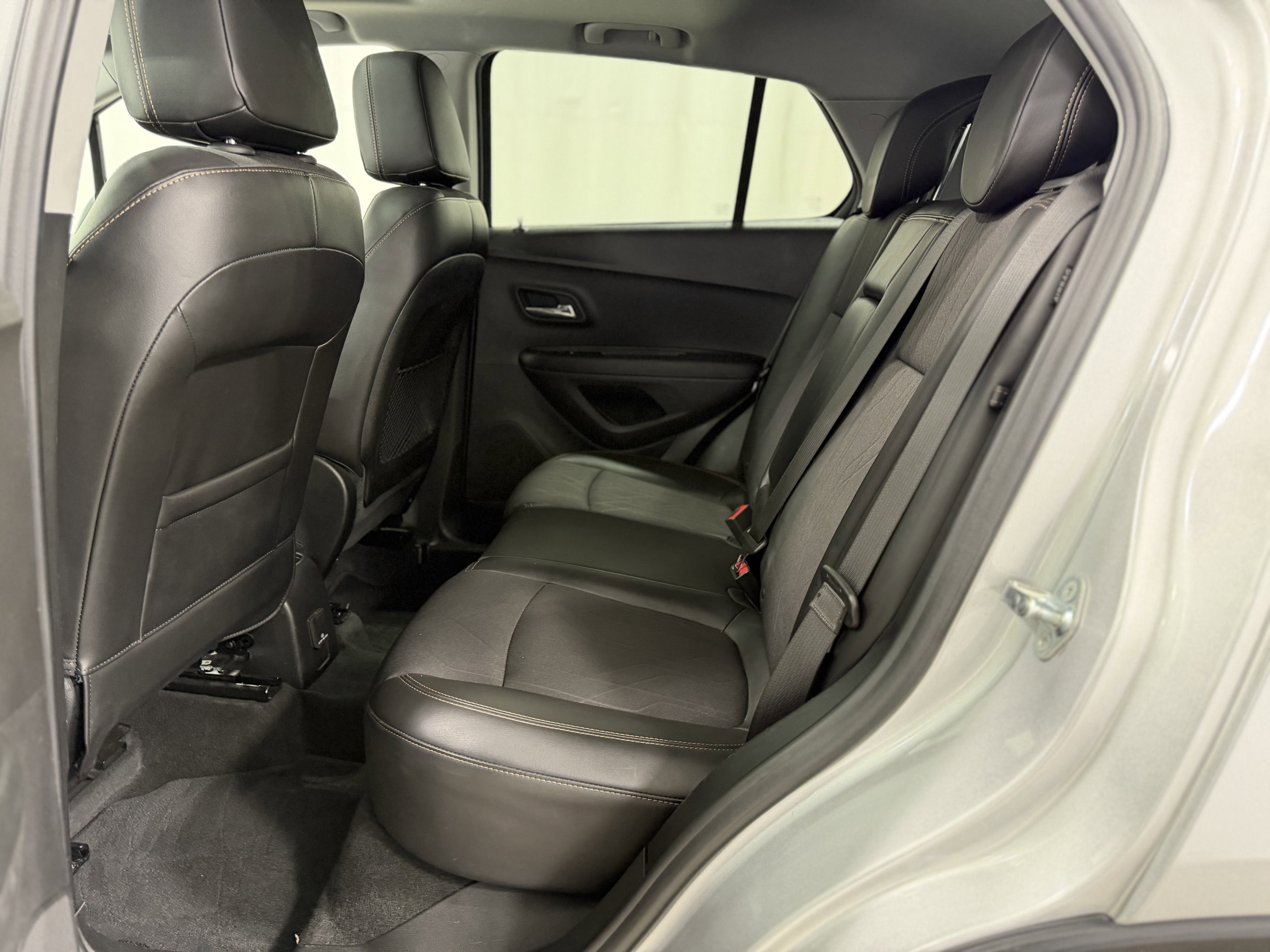 Used 2019 Chevrolet Trax LT w/ Sun & Sound Package image 24