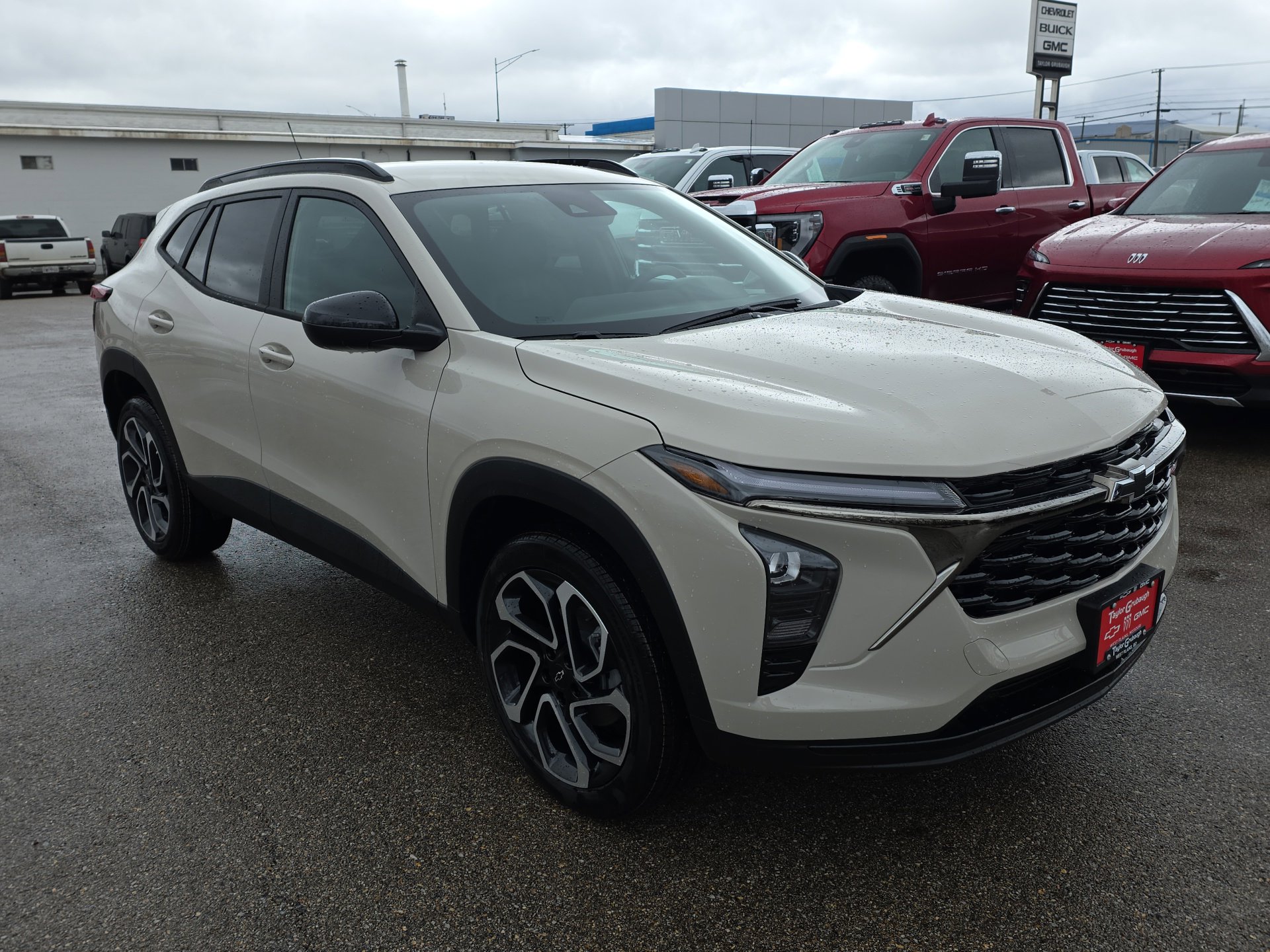 New 2026 Chevrolet Trax RS w/ Driver Confidence Package image 2