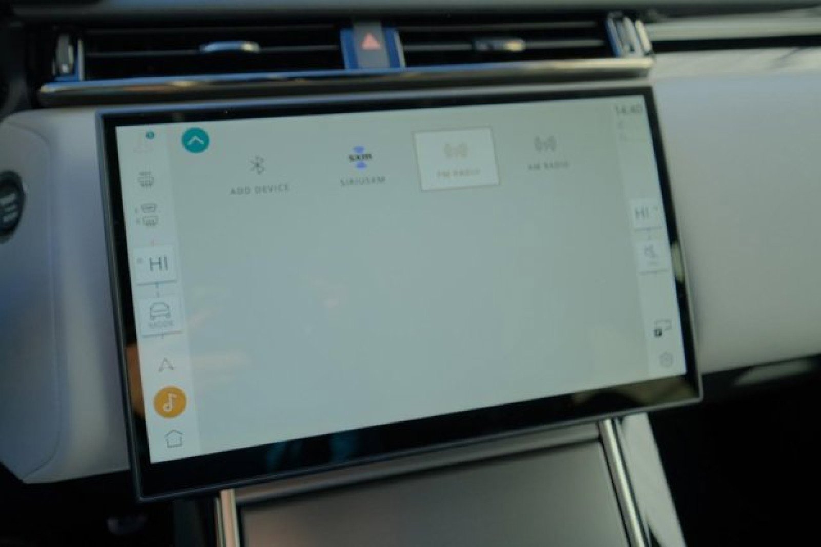 New 2025 Land Rover Range Rover Velar Dynamic SE image 23