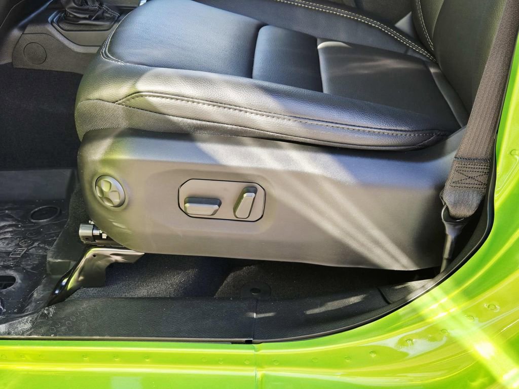 Certified 2025 Jeep Gladiator Sport image 38