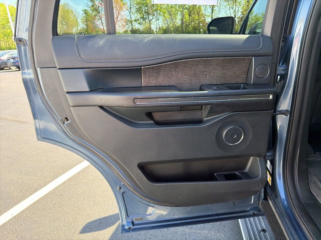 Used 2020 Ford Expedition Limited w/ Equipment Group 301A AWD/4WD image 20