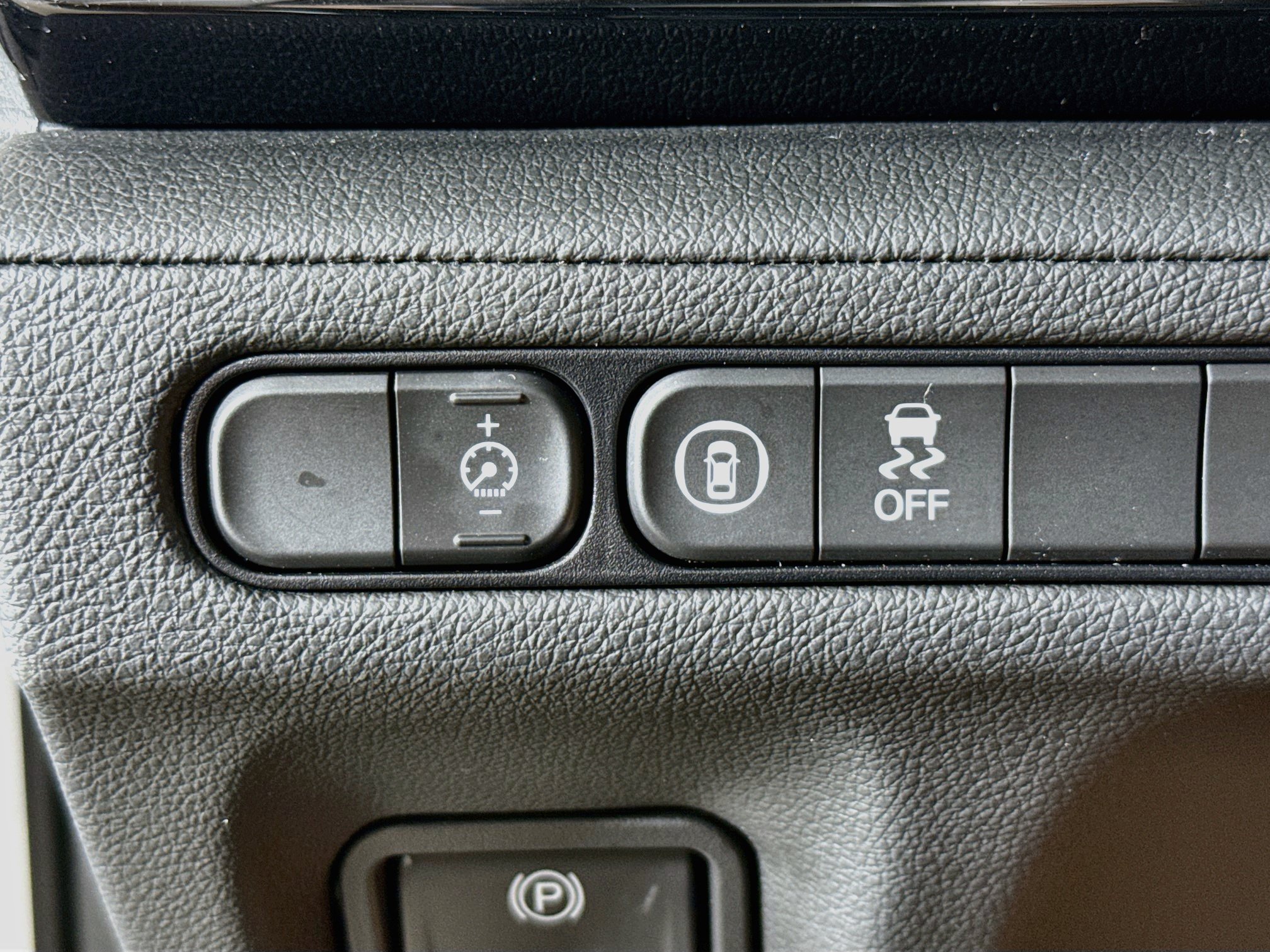 Used 2025 Acura MDX SH-AWD image 9