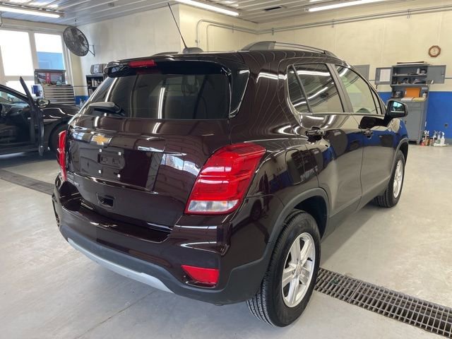 Used 2022 Chevrolet Trax LT w/ LT Convenience Package image 3