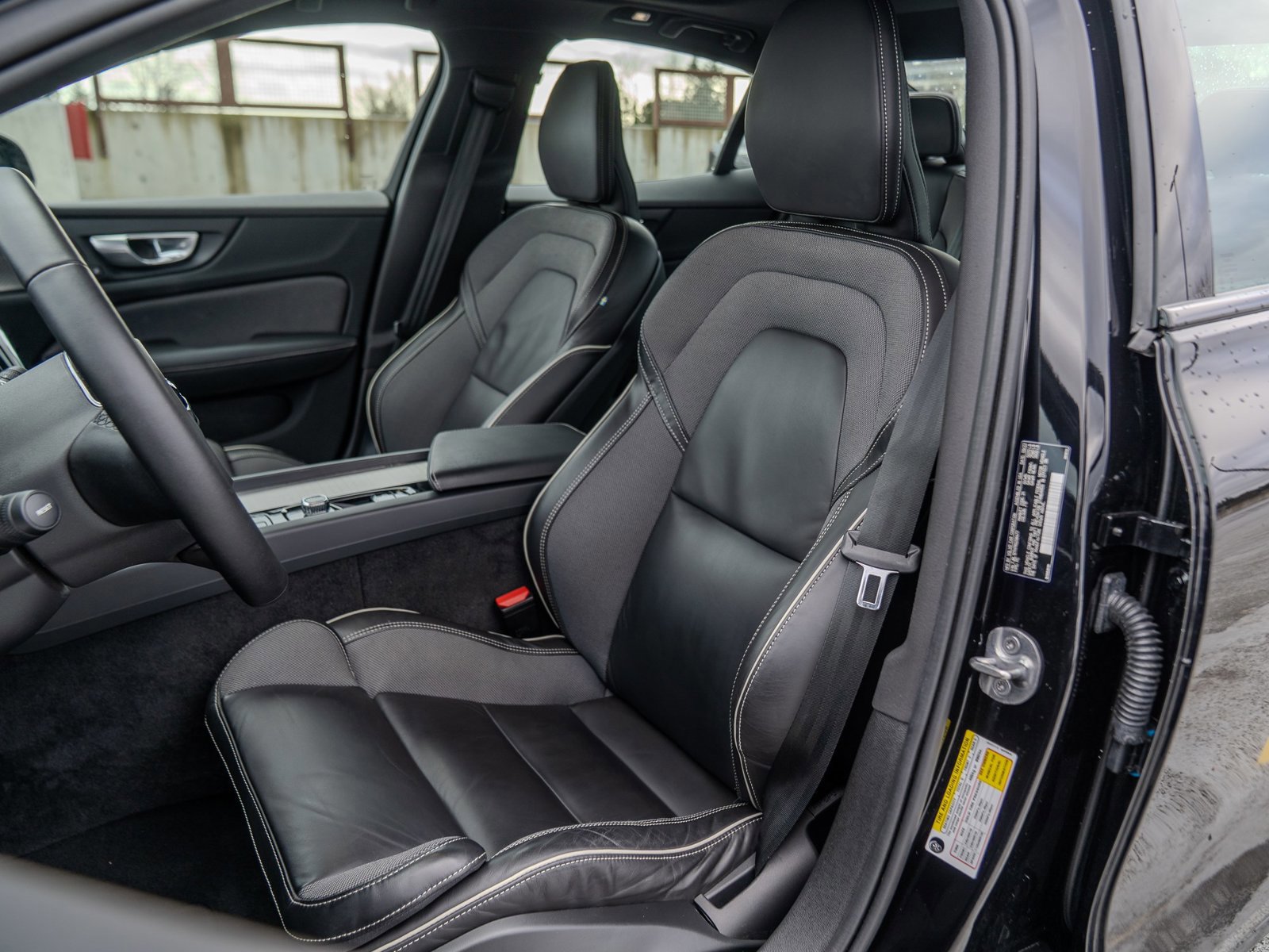 Used 2024 Volvo S60 B5 Plus w/ Climate Package image 17