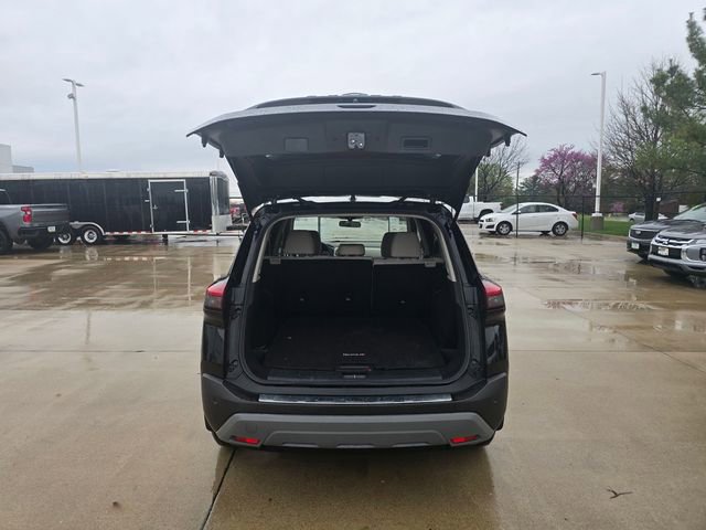 Used 2023 Nissan Rogue SV AWD/4WD image 14