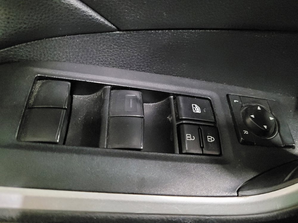 Used 2021 Toyota RAV4 XLE AWD/4WD image 27