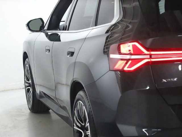 Certified 2025 BMW X3 xDrive30i w/ Premium Package image 43