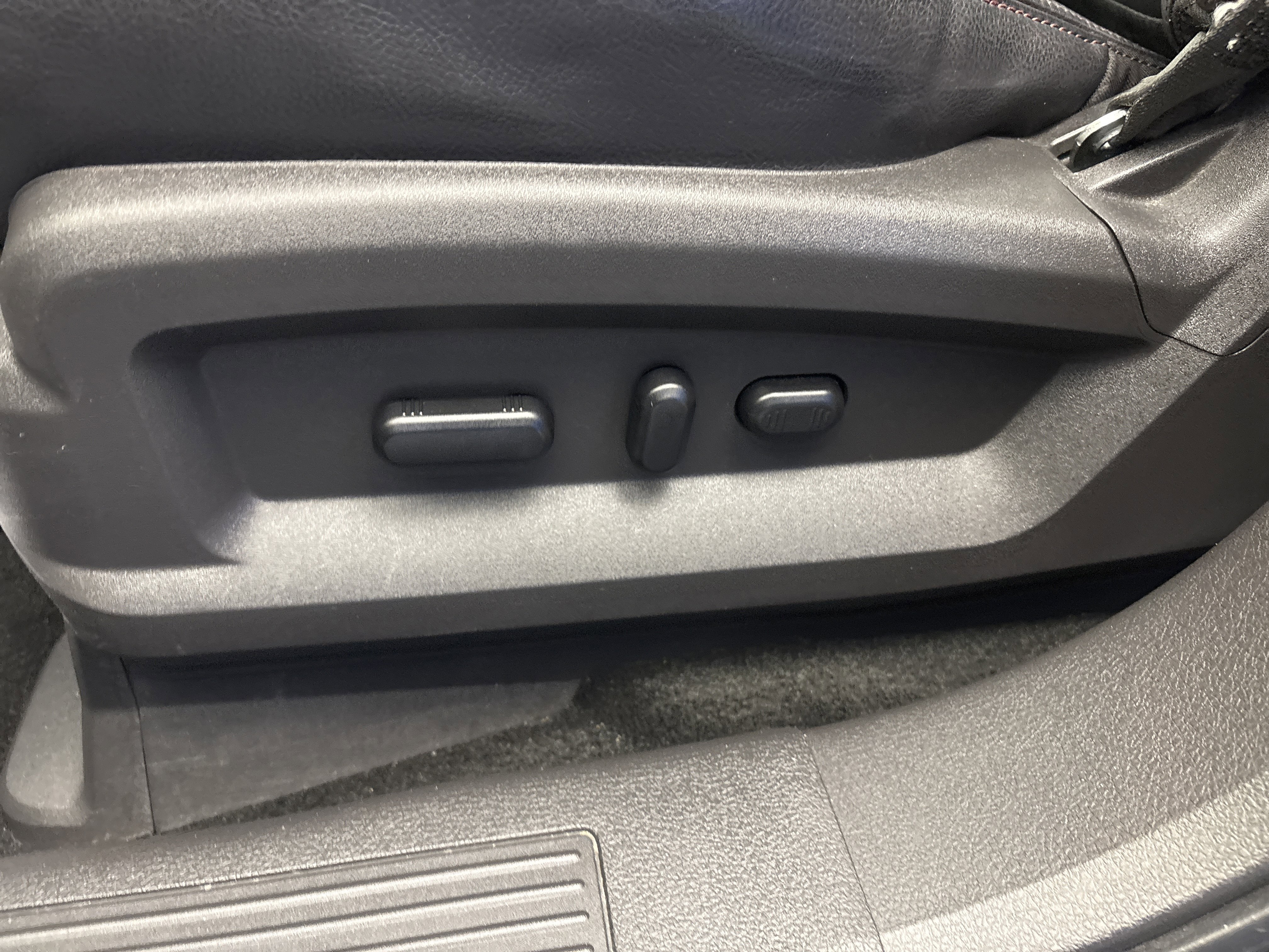 Used 2011 Ford Edge SEL w/ 202A Rapid Spec Order Code FWD image 13