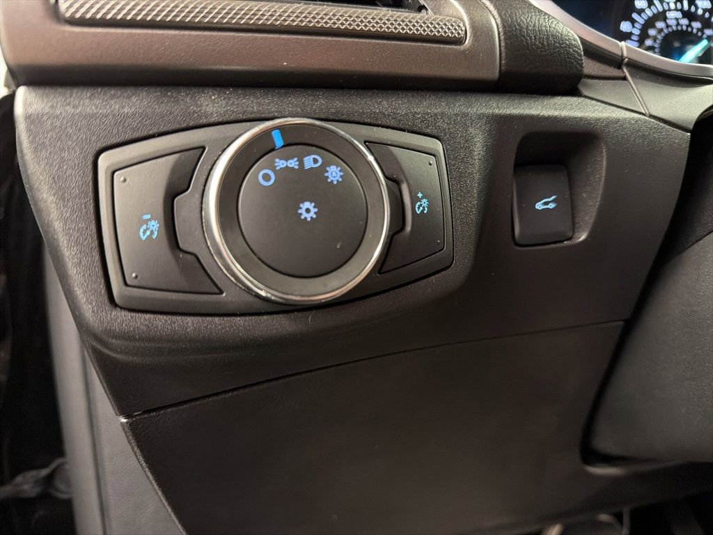 Certified 2017 Ford Fusion SE w/ Fusion SE Technology Package FWD image 24