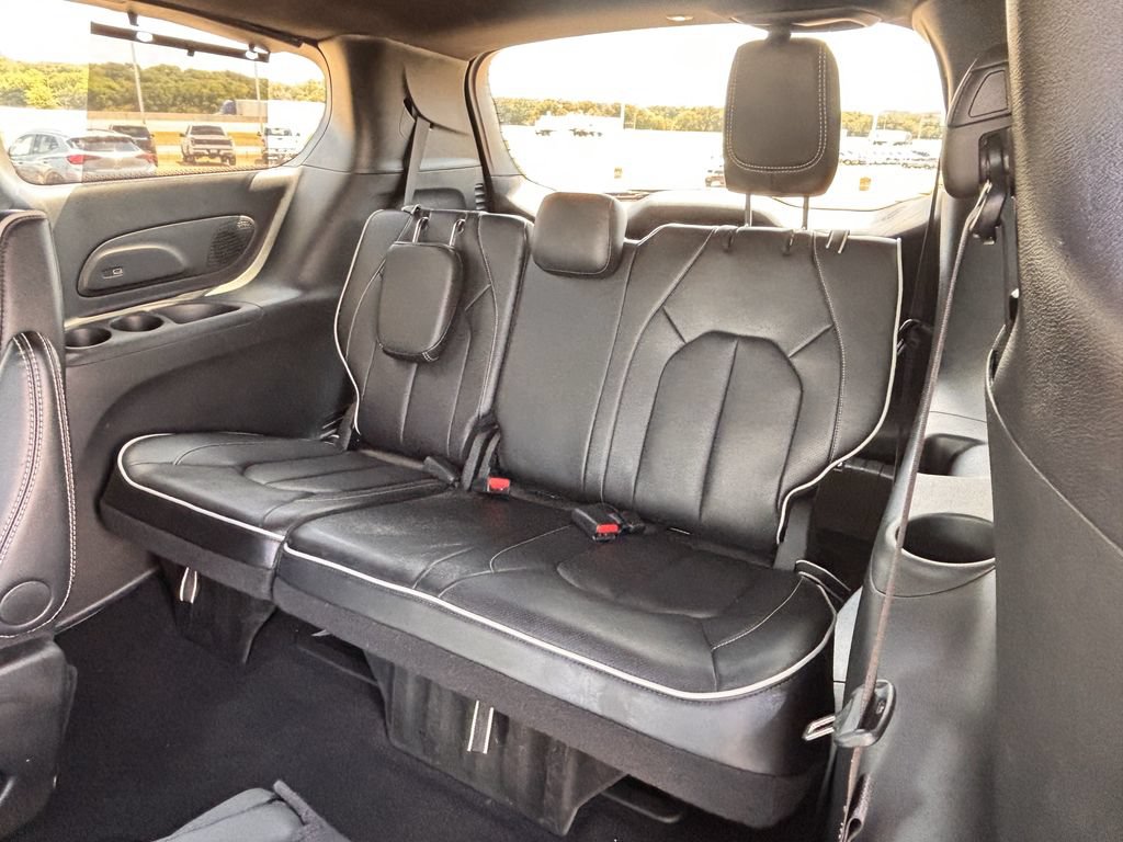 Used 2025 Chrysler Pacifica Limited FWD image 27
