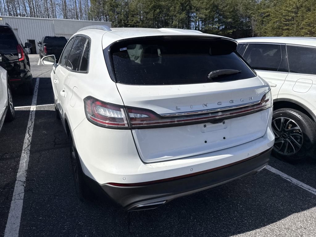 Used 2022 Lincoln Nautilus FWD w/ Premium Package image 18