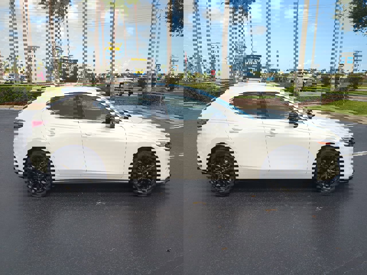 New 2025 MAZDA MAZDA3 Hatchback w/Premium Plus Pkg image 3