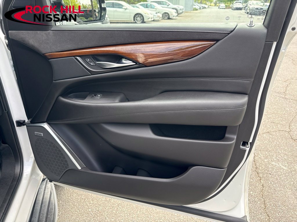 Used 2020 Cadillac Escalade Luxury AWD/4WD image 34