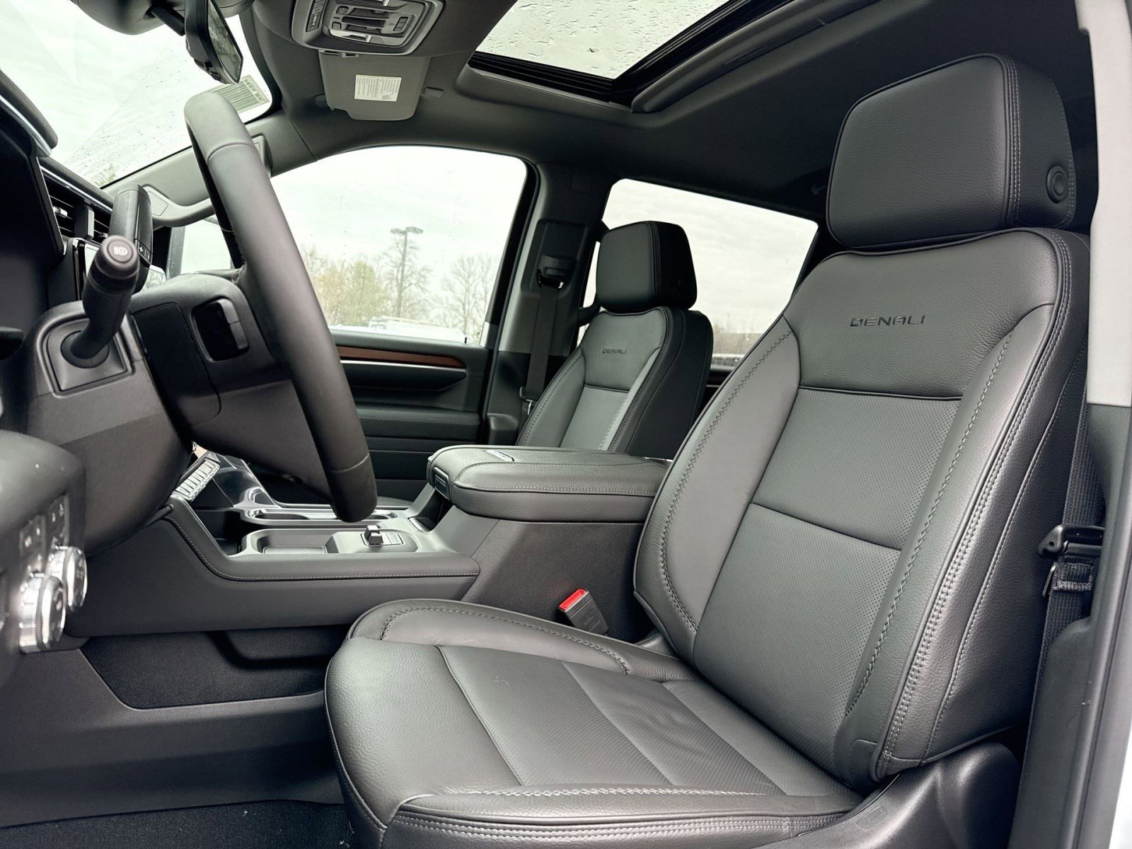 New 2026 GMC Sierra 2500 Denali w/ Denali Reserve Package image 13