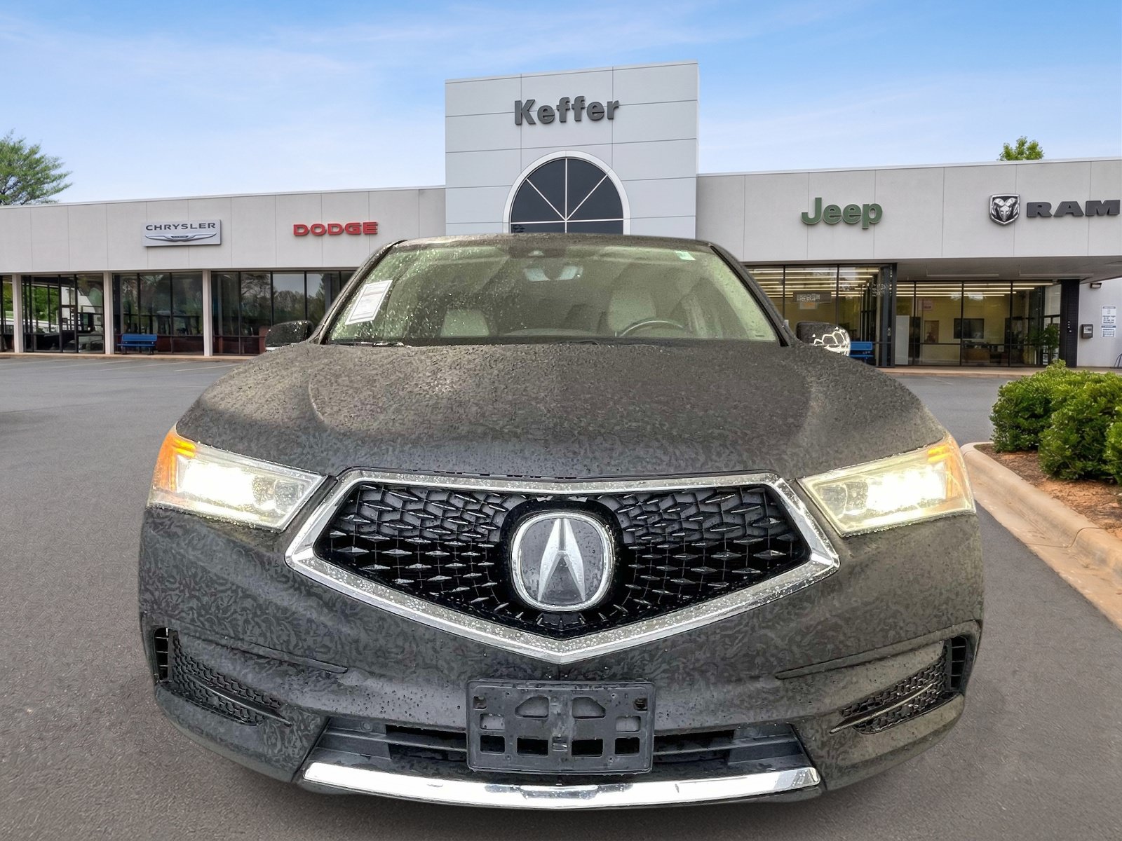 Used 2017 Acura MDX SH-AWD image 2