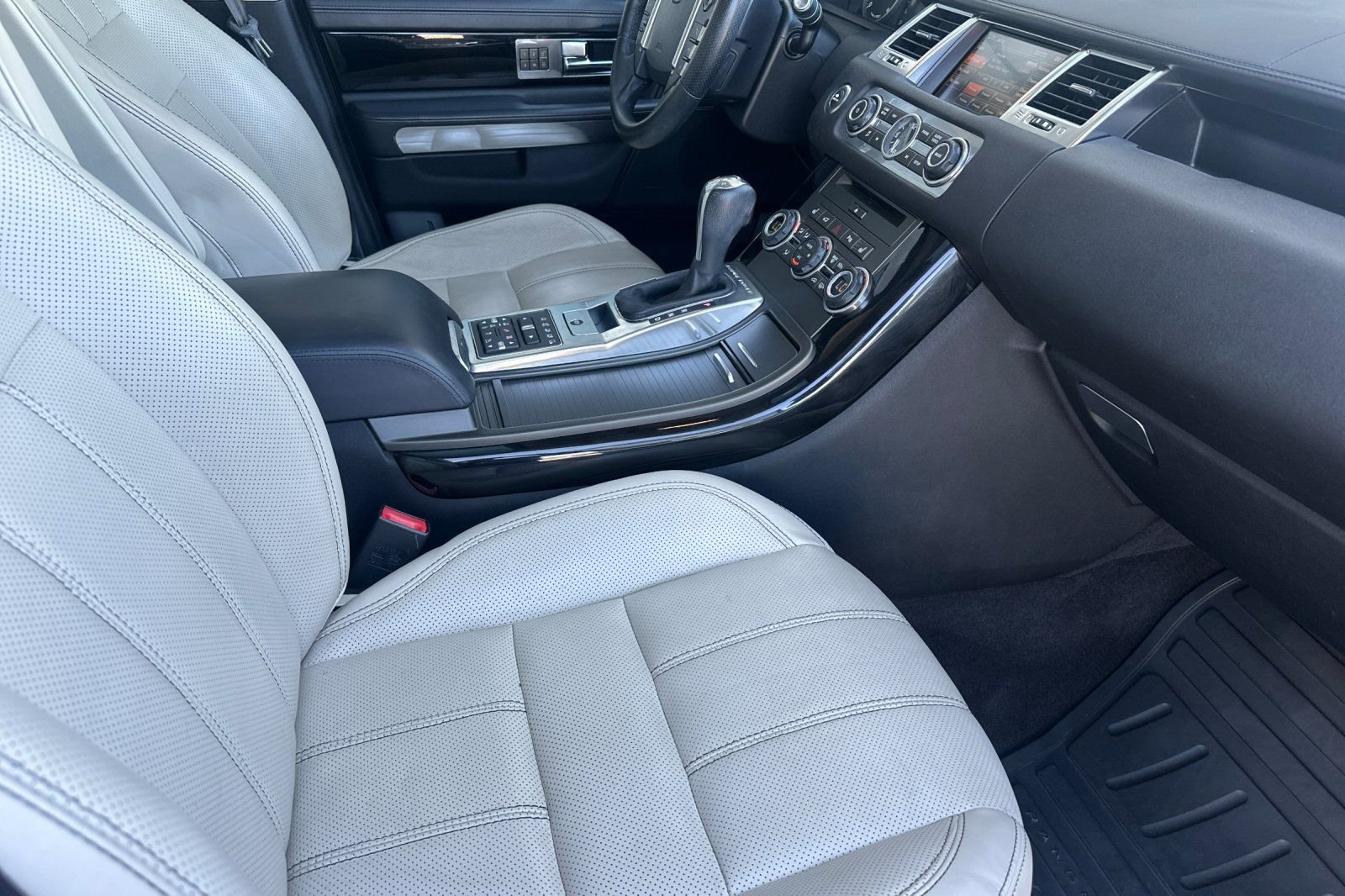 Used 2013 Land Rover Range Rover Sport HSE LUX image 20