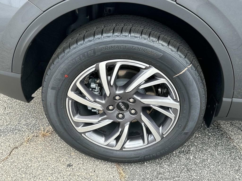 New 2025 Lincoln Corsair FWD w/ Equipment Group 101A image 17