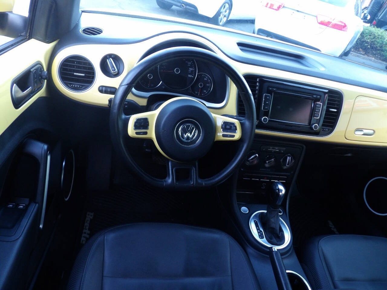 Used 2012 Volkswagen Beetle 2.5 FWD image 5