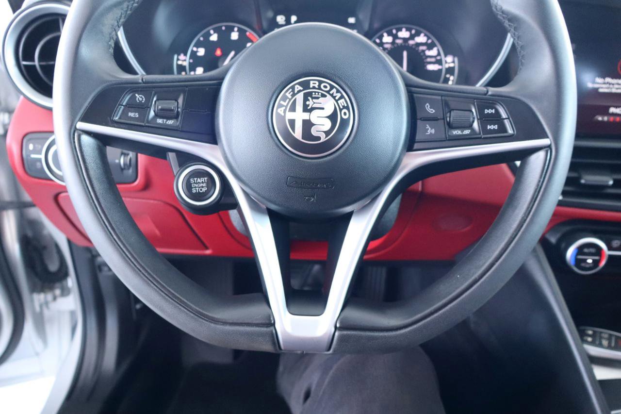 Used 2019 Alfa Romeo Giulia RWD image 21