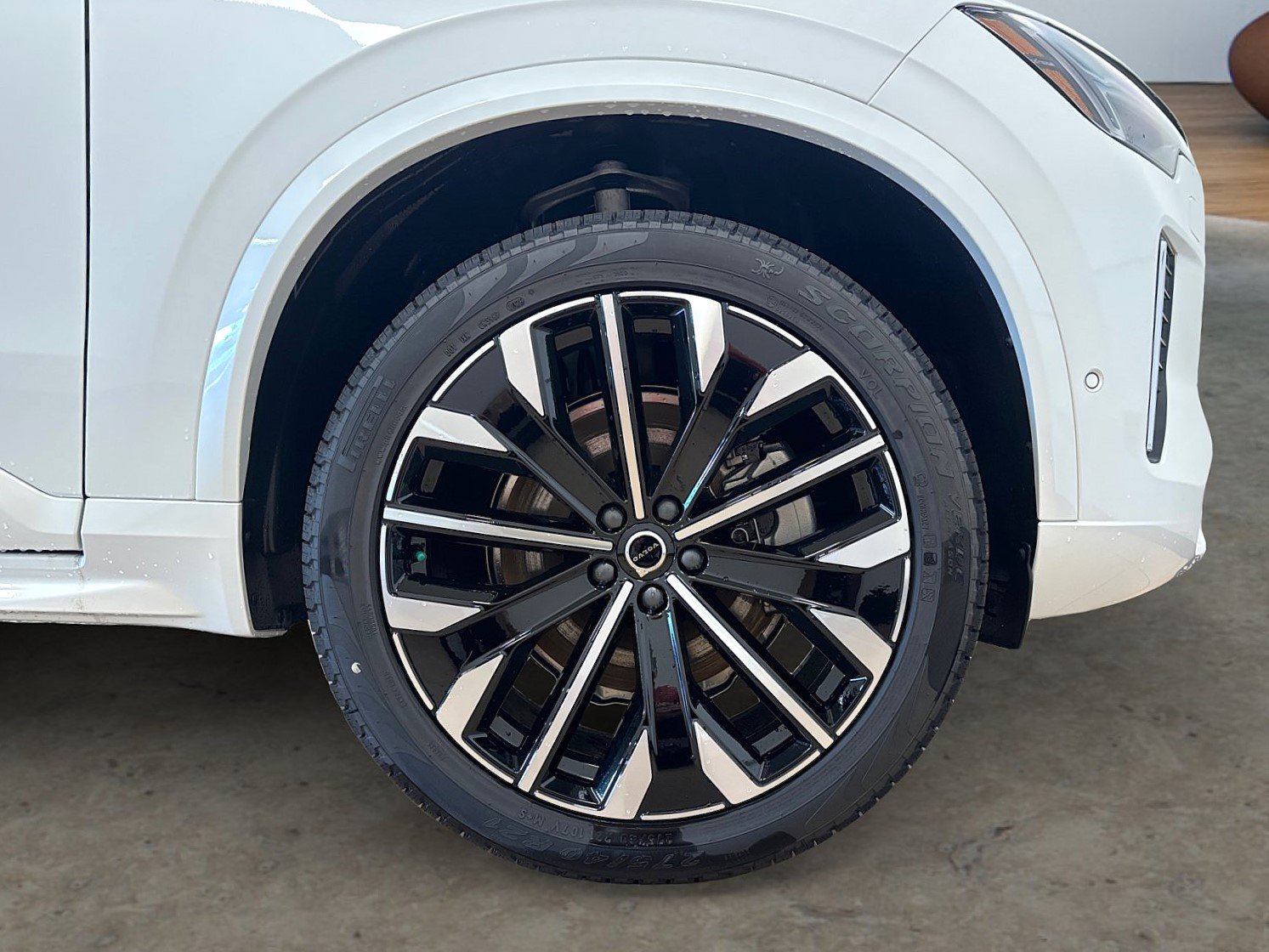 New 2026 Volvo XC90 B6 Plus w/ Protection Package AWD/4WD image 45