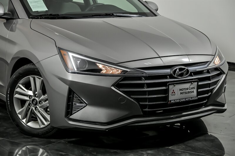 Used 2020 Hyundai Elantra SEL w/ Cargo Package (C1) FWD image 2