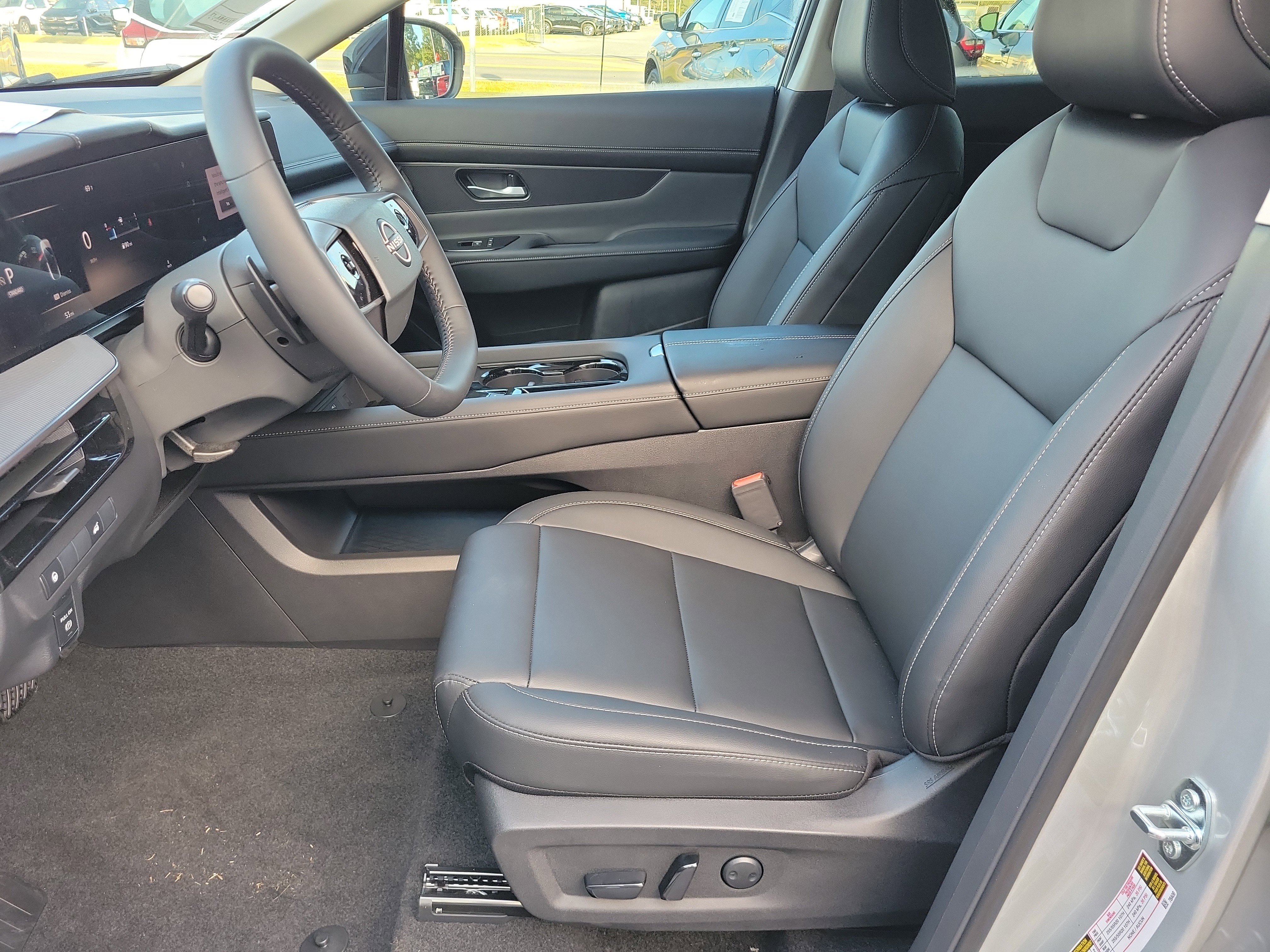 New 2025 Nissan Murano SV AWD/4WD image 13