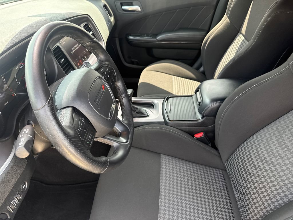 Used 2022 Dodge Charger R/T w/ Blacktop Package RWD image 18