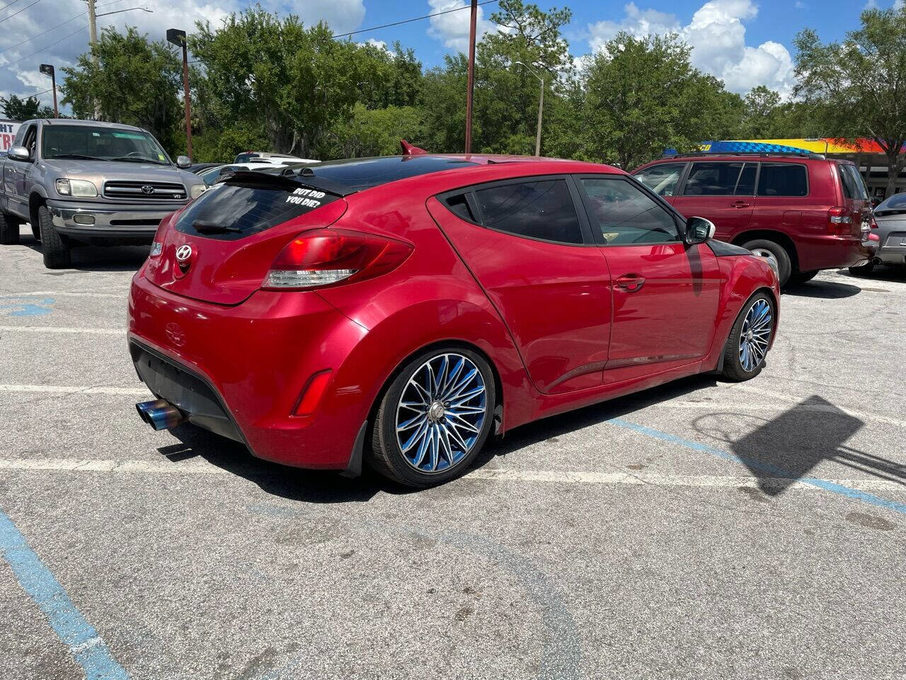 Used 2013 Hyundai Veloster FWD image 6