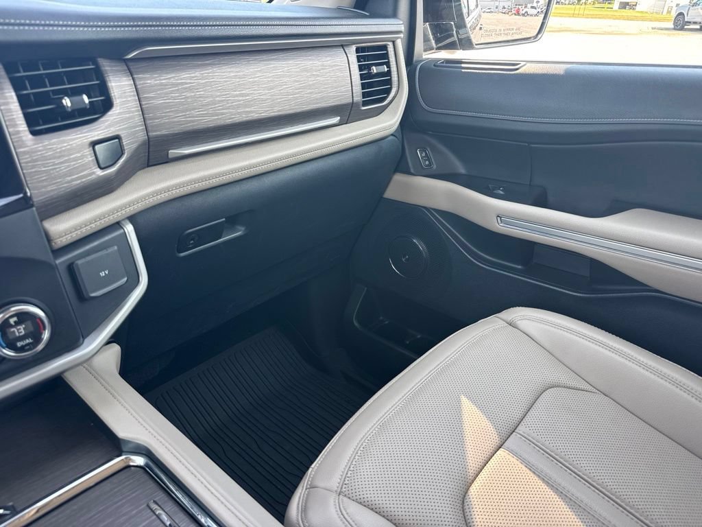 Used 2022 Ford Expedition Limited AWD/4WD image 47
