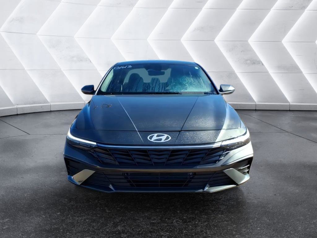 Used 2025 Hyundai Elantra Blue w/ Cargo Package image 8