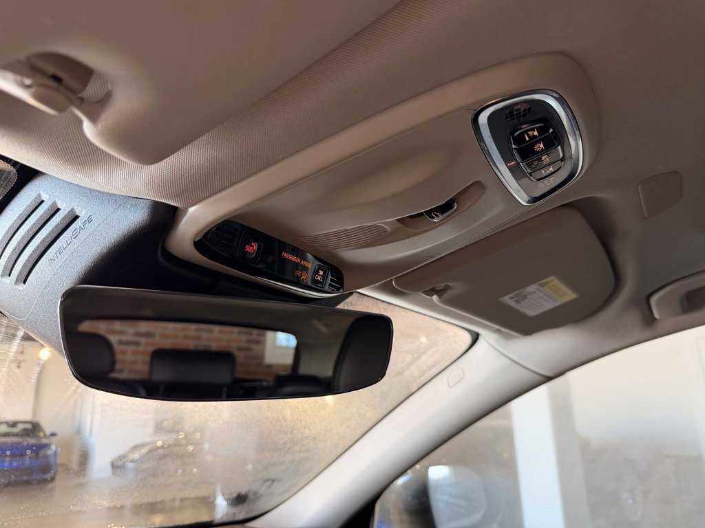 Used 2018 Volvo XC60 T5 Momentum image 24