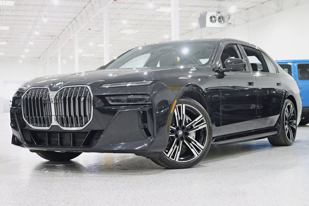 Used 2023 BMW i7 xDrive60 w/ Executive Package 2 image 7