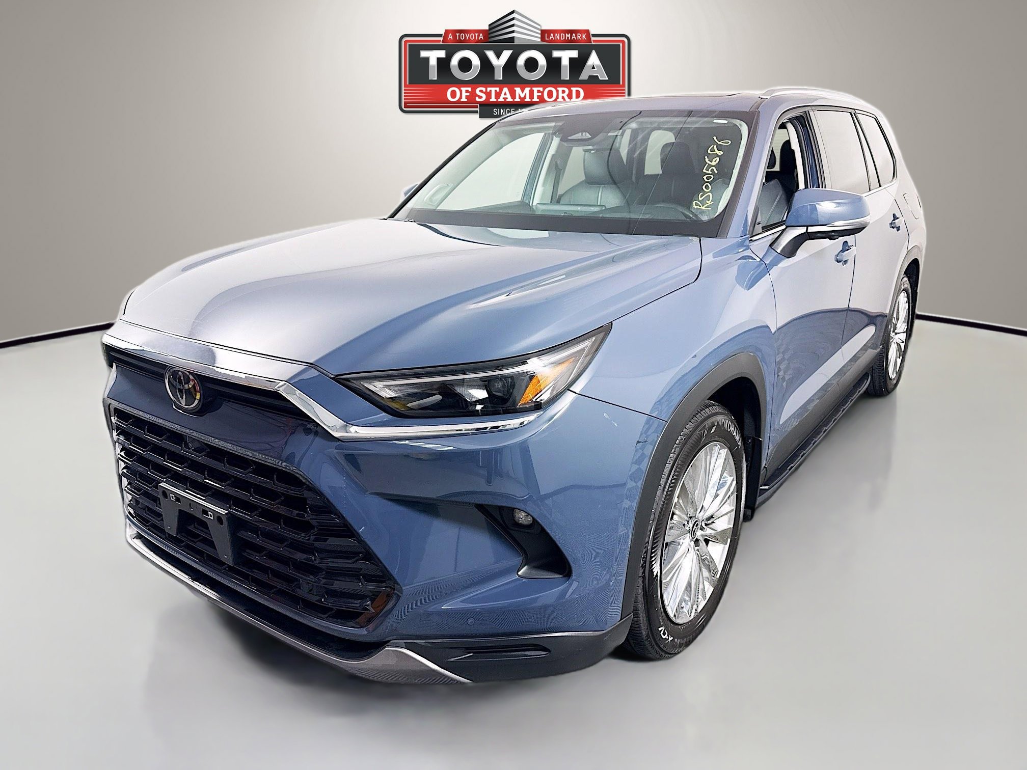 Used 2024 Toyota Grand Highlander Platinum image 3