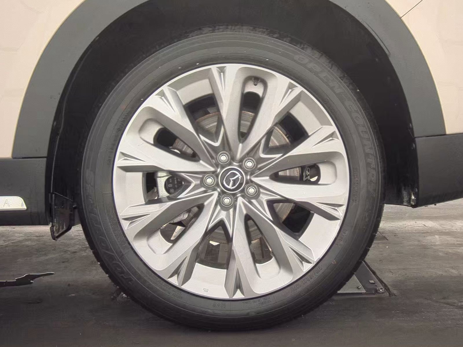 Certified 2025 MAZDA CX-90 3.3 Turbo w/ Premium Plus Pkg image 12