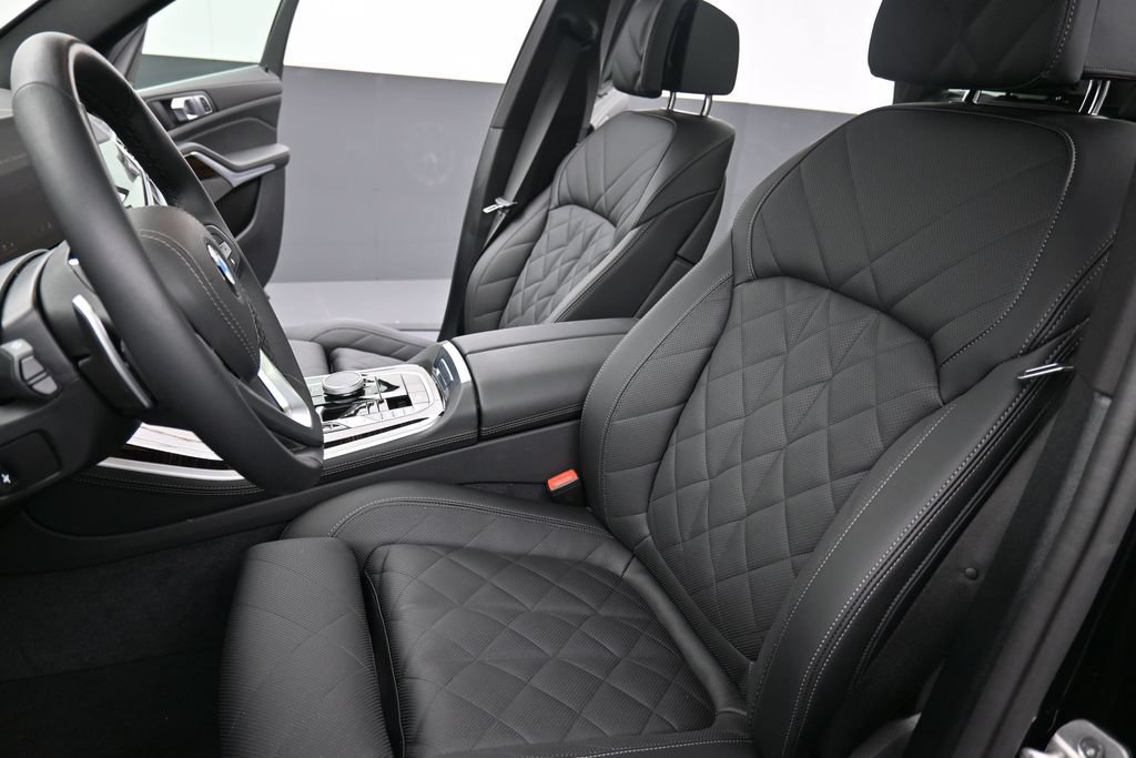 Used 2026 BMW X5 xDrive40i AWD/4WD image 11