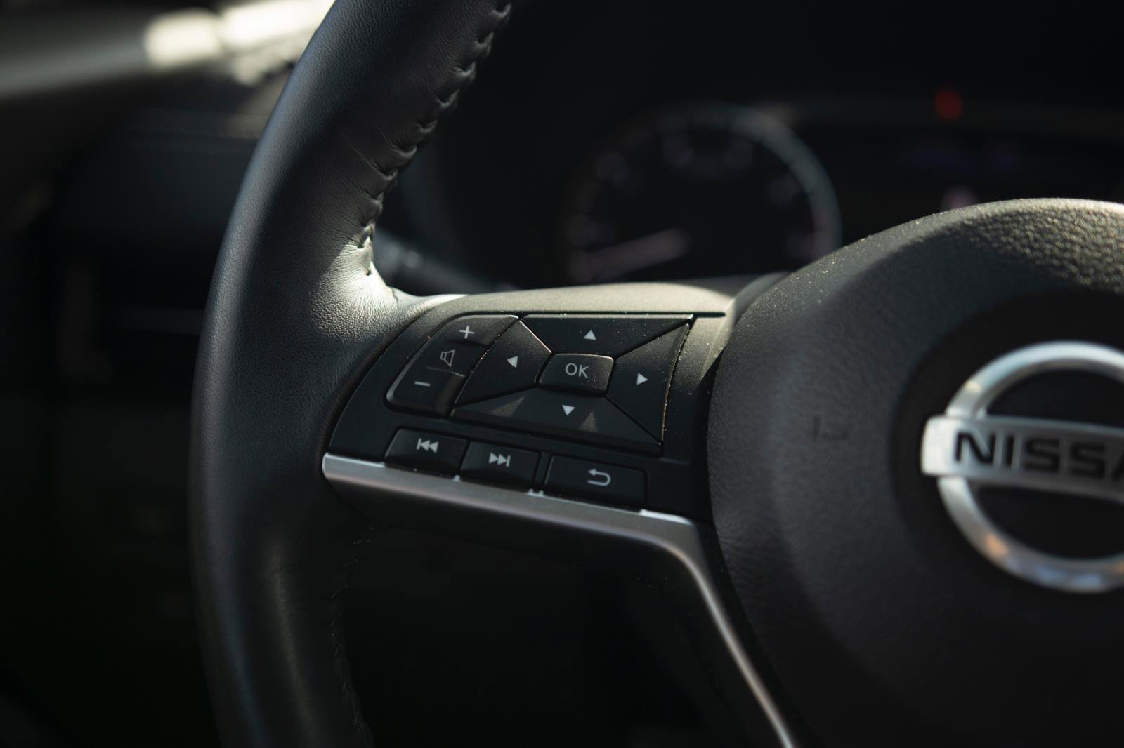 Used 2020 Nissan Sentra SV image 6