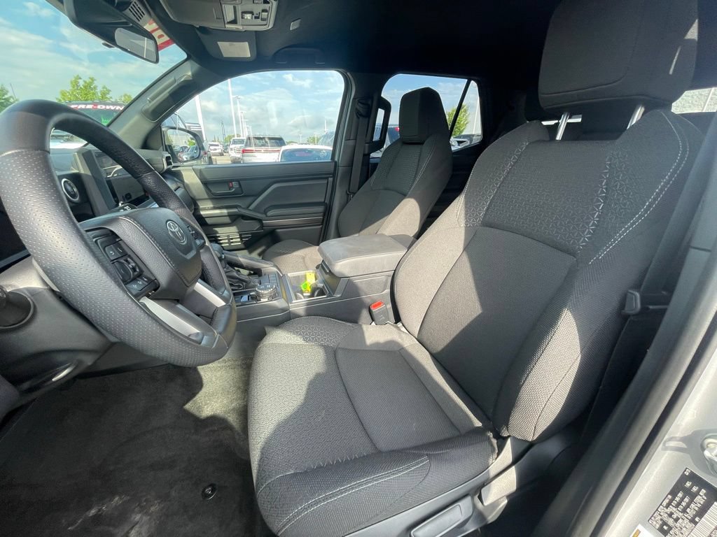 Used 2025 Toyota 4Runner SR5 AWD/4WD image 20