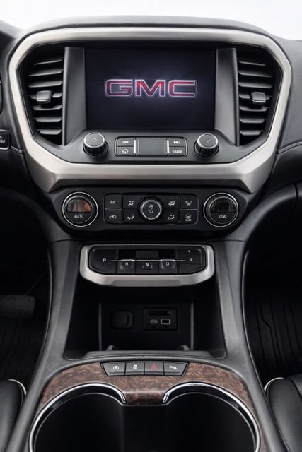 Used 2021 GMC Acadia Denali w/ Denali Ultimate Package AWD/4WD image 23