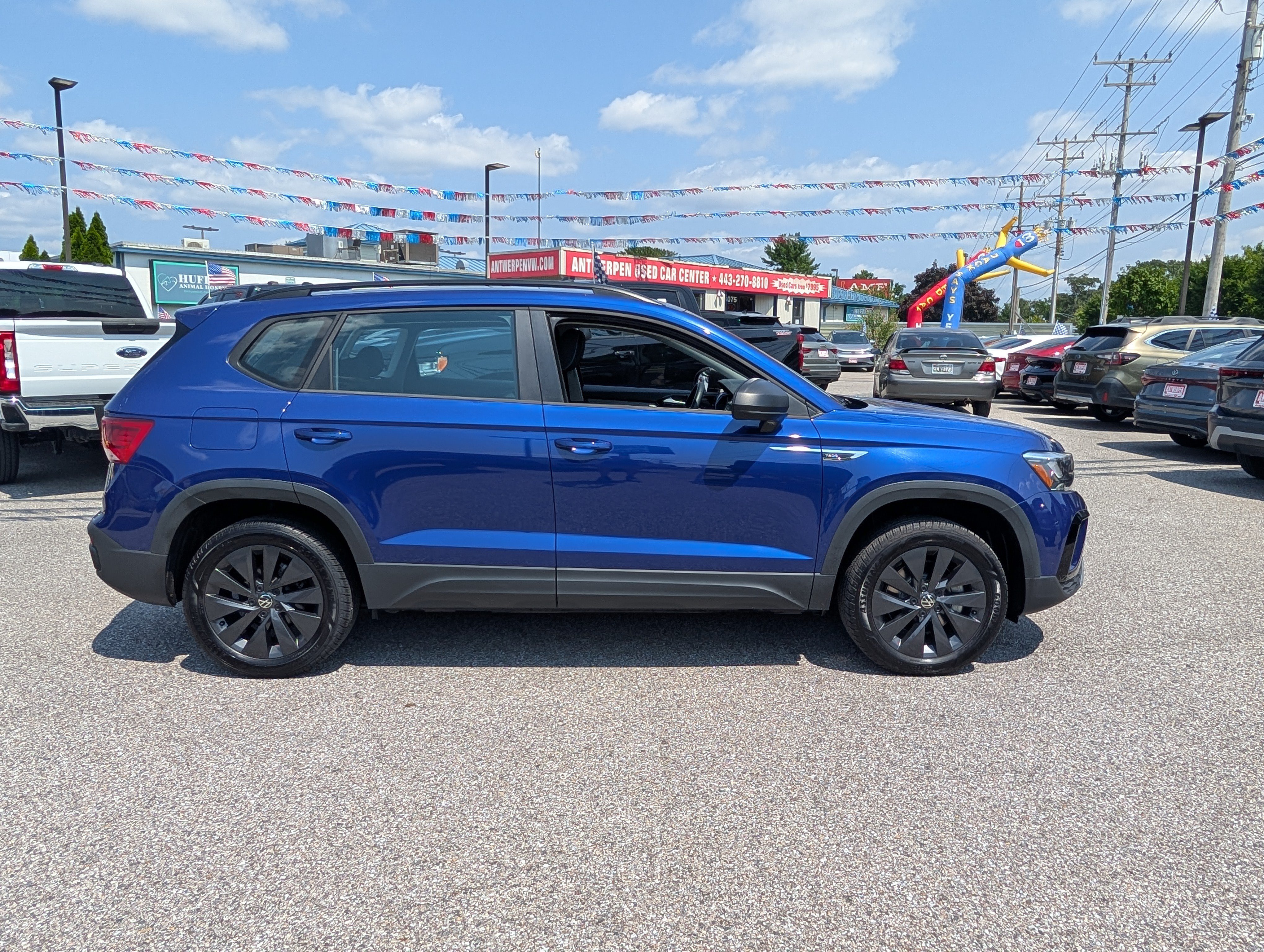 Used 2024 Volkswagen Taos S FWD image 2