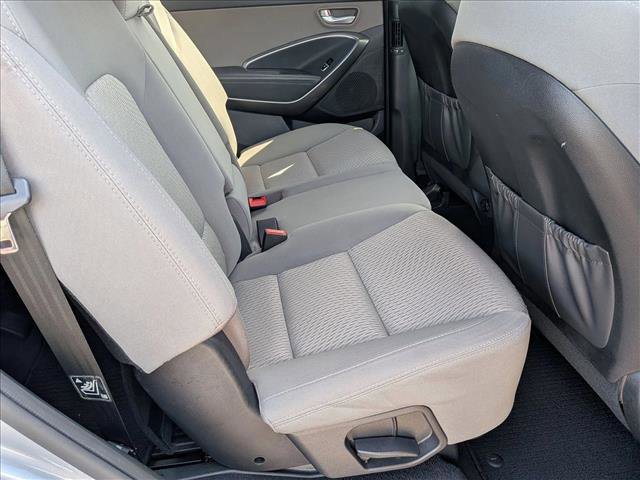 Used 2017 Hyundai Santa Fe SE FWD image 19